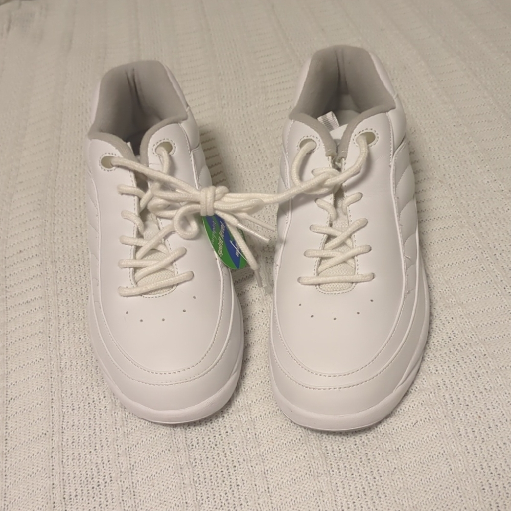 NWT Easy Spirit Sneakers | Anti-Gravity Insole | Moisture-Wicking | White |
